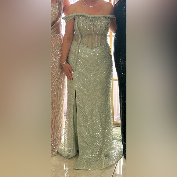 Dresses & Skirts - Green Gown for parties/weddings